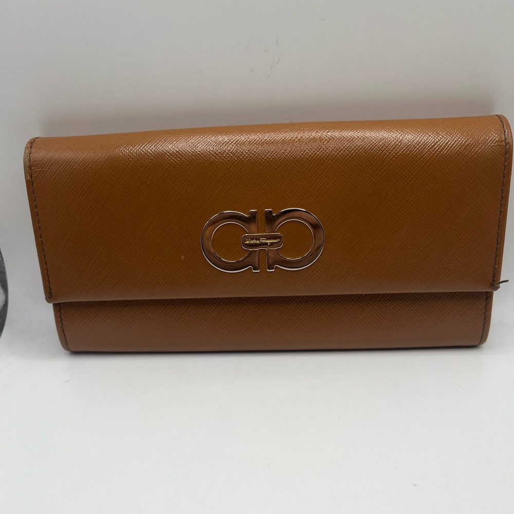 SALVATORE FERRAGAMO Beautiful Large compact Beige wallet/Italy